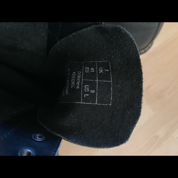 Dr. Martens Heeled Combat Boot, Black, Size 9 - Picture 4 of 9